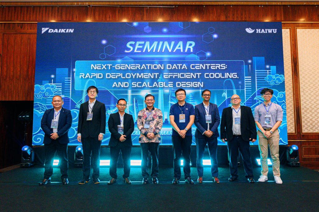 Next-Generation Data Centers: Rapid Deployment, Efficient Cooling, and Scalable Design untuk Infrastruktur Digital Modern